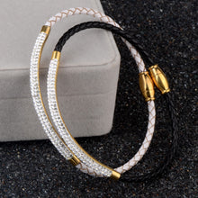 Charger l&#39;image dans la galerie, Bracelet en cuir et acier inoxydable pour femme avec strass et fermoir magnétique en cristal
